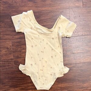 Rylee + Cru Cream Floral Ruffle One-Piece Bodysuit Size 2/3y